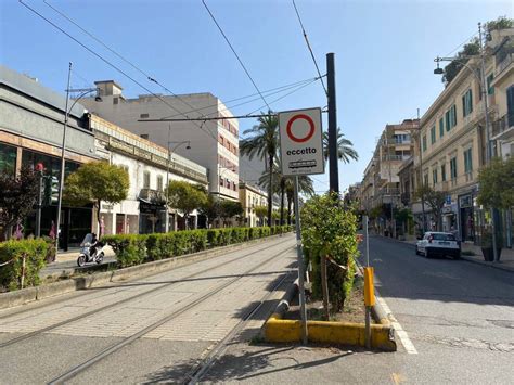 Negozi in Viale San Martino a Messina 